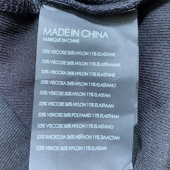 Club Monaco Women's Flare Sleeve Top Size XS Black Straight Fit Split Cuffs - Picture 9 of 9